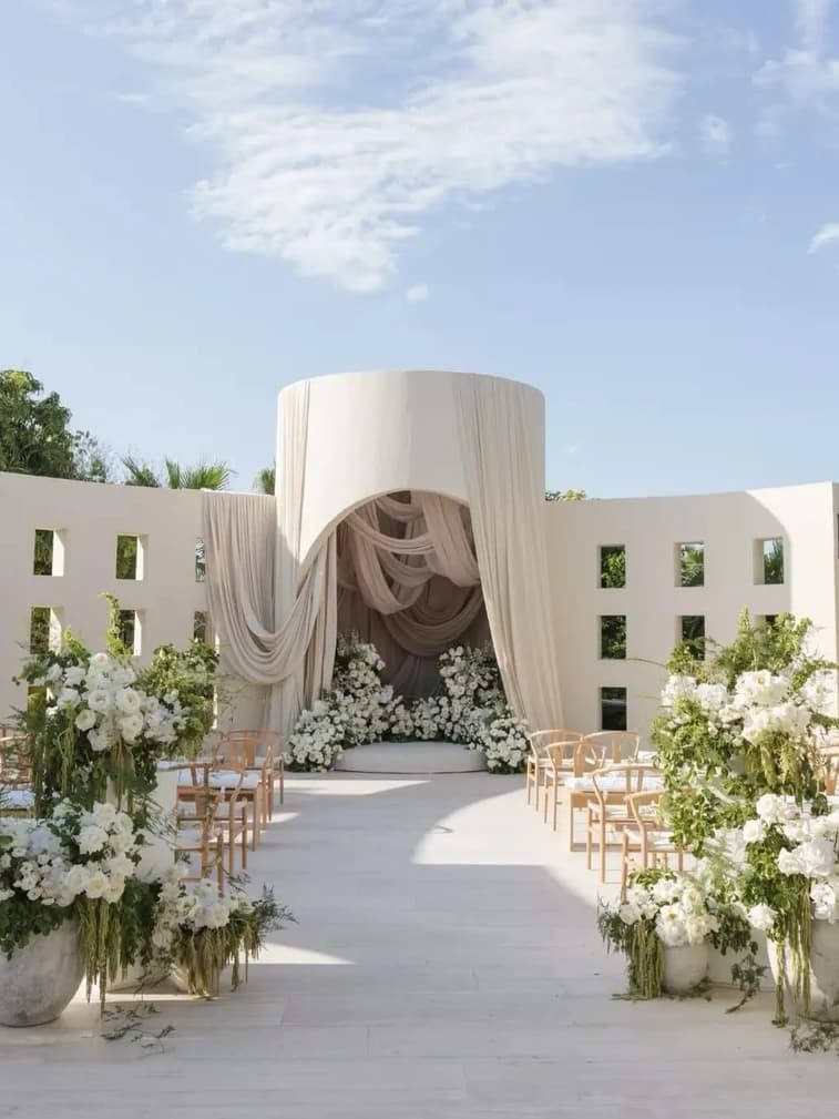 A luxe destination wedding ceremony venue in Mexico