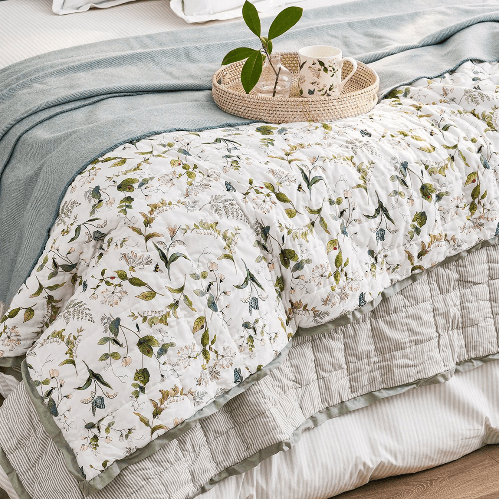 Wild Floral Quilt, Off-White