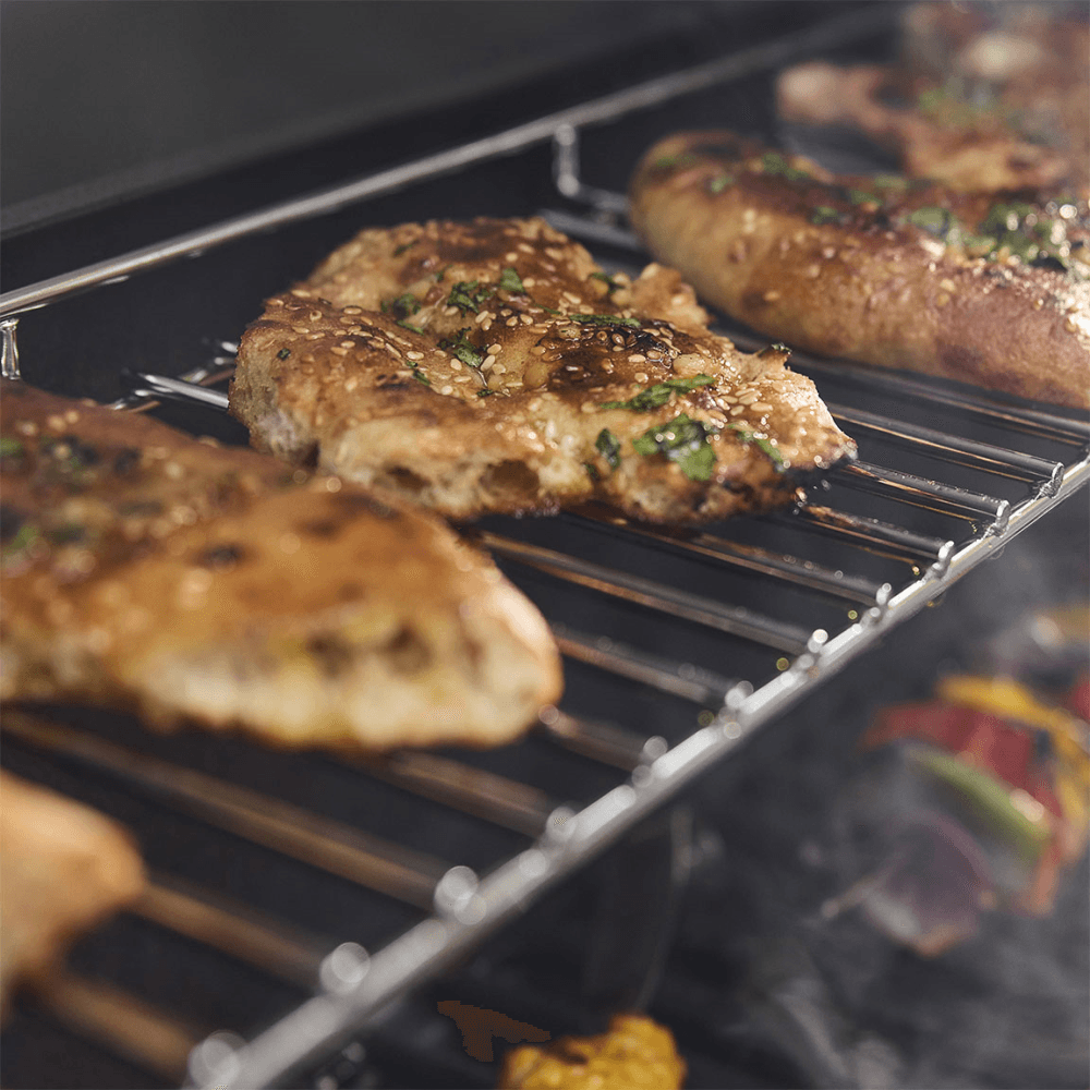 Genesis E-415W Gas Barbecue, Black