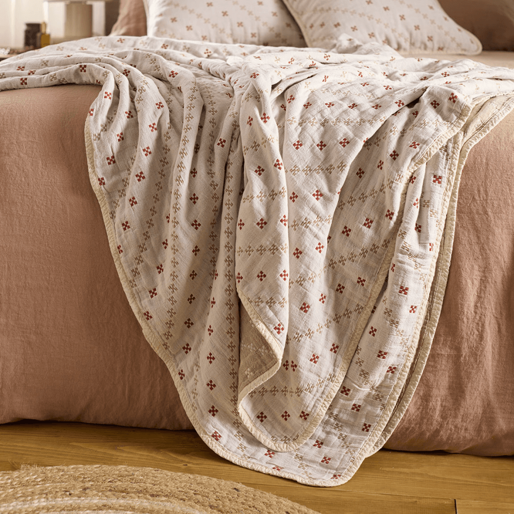 Cassie Bedspread, Multi