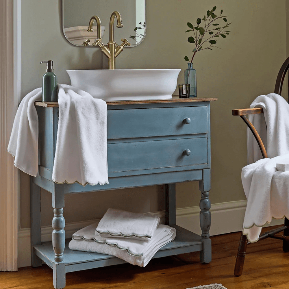 Scallop Hand Towel