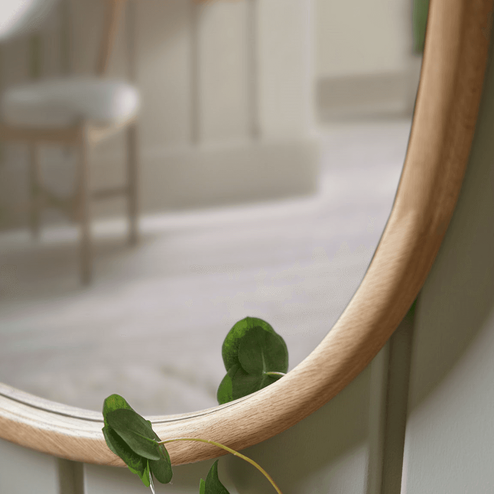Rae Mirror, Natural