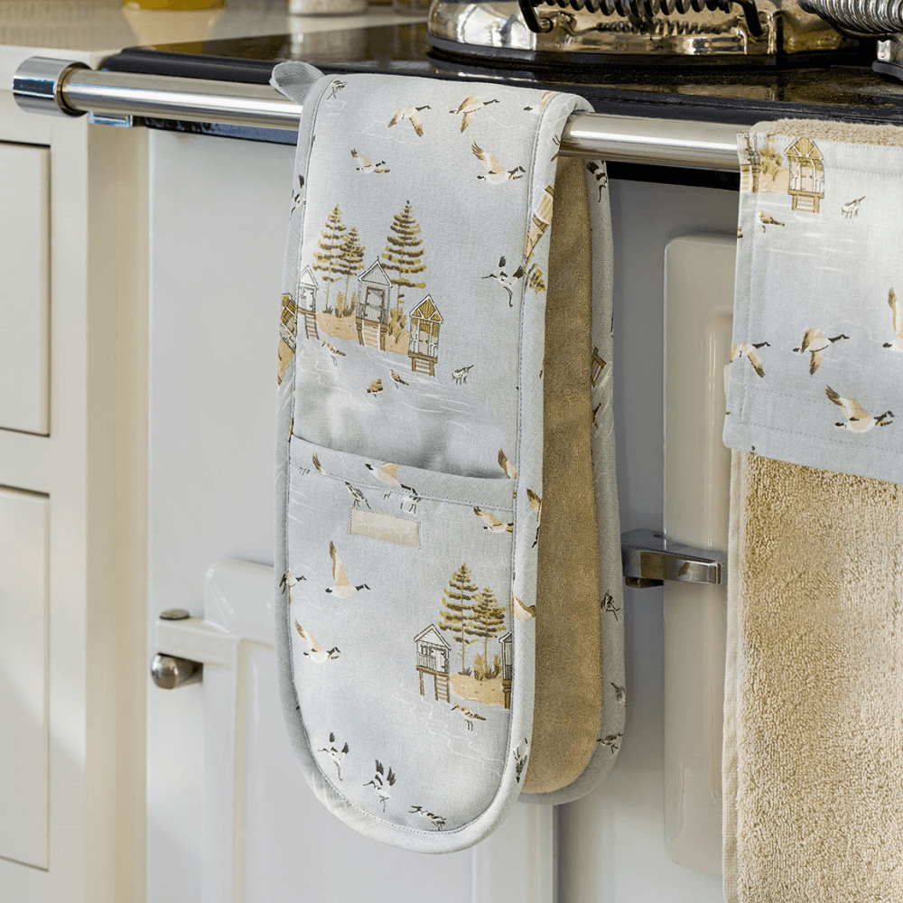 Sea Birds Double Oven Gloves, Pale Blue