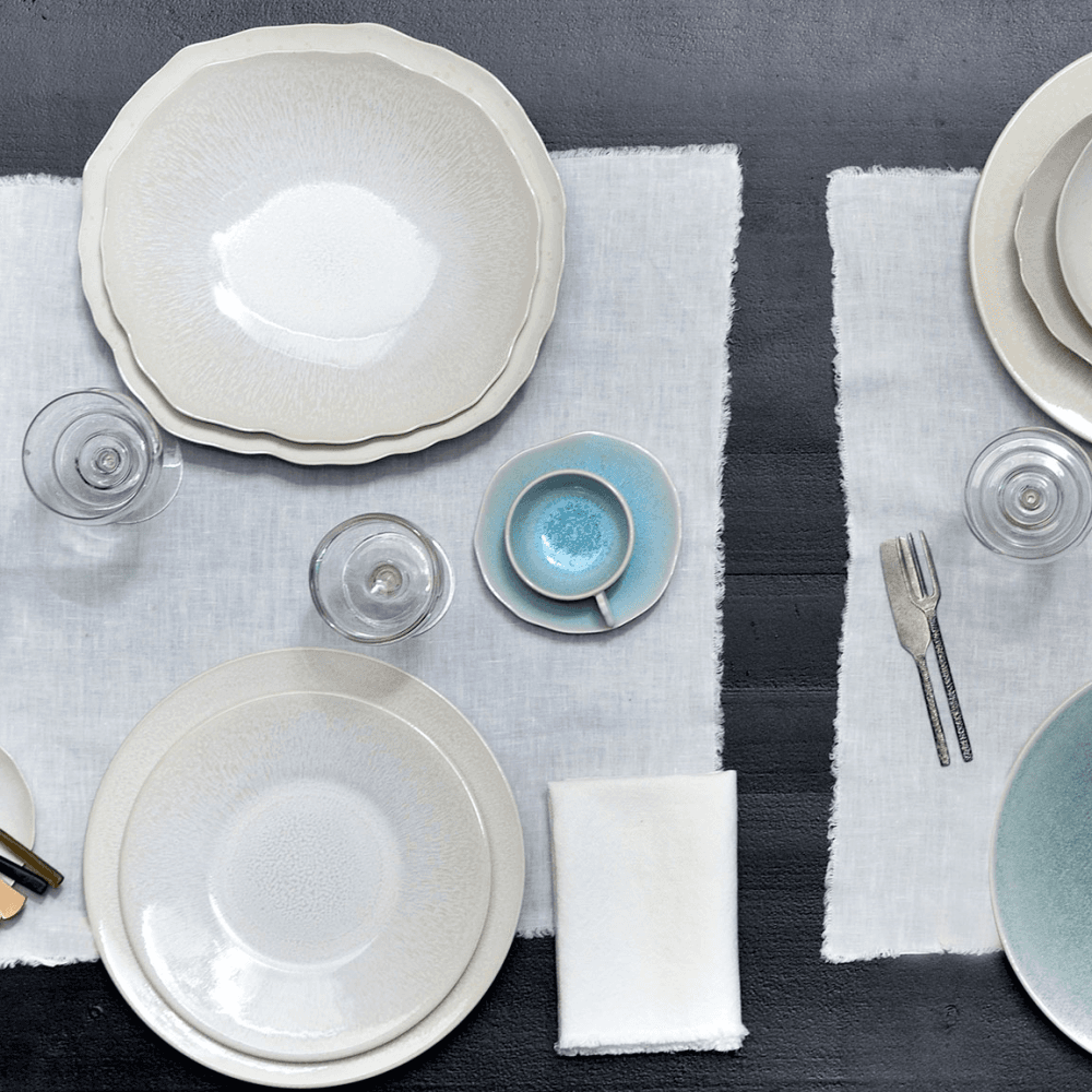 Plume Pair of dinner plates