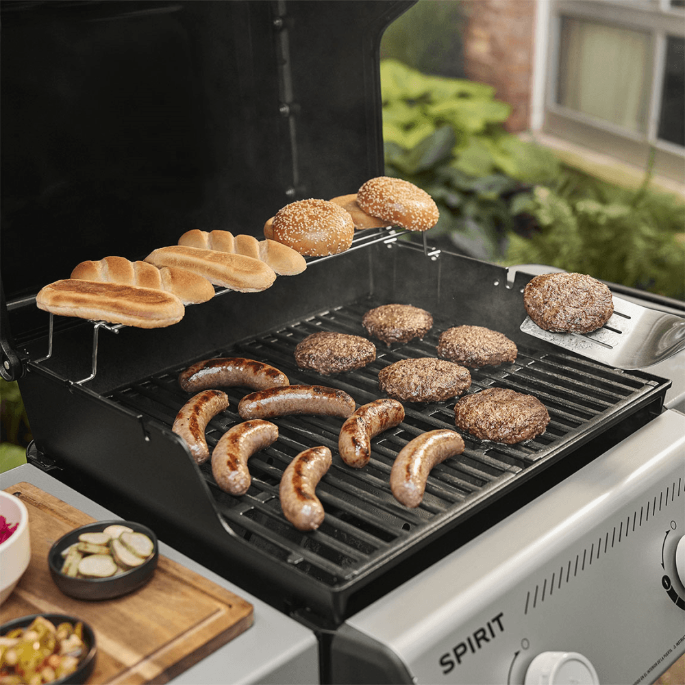 Spirit E-210 Gas Barbecue, Black/Stainless Steel