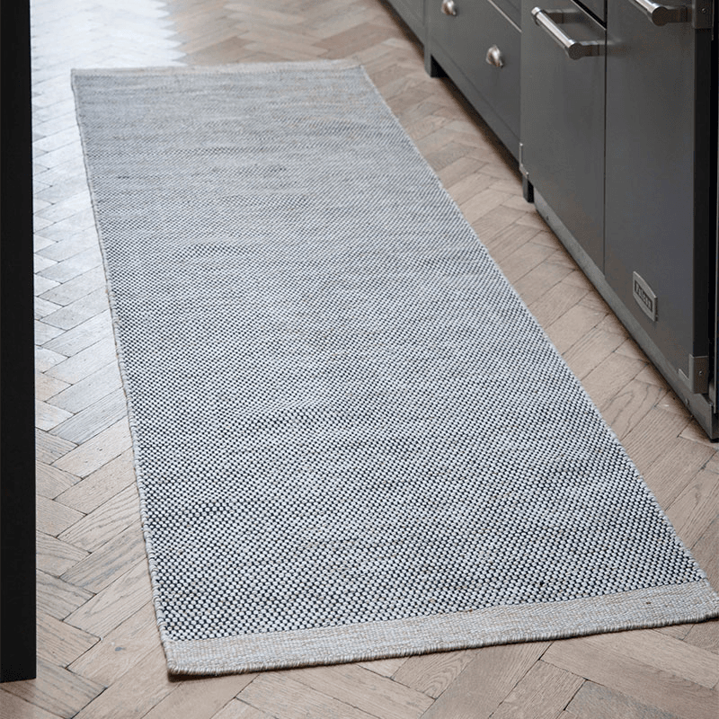 Islay Runner, Grey