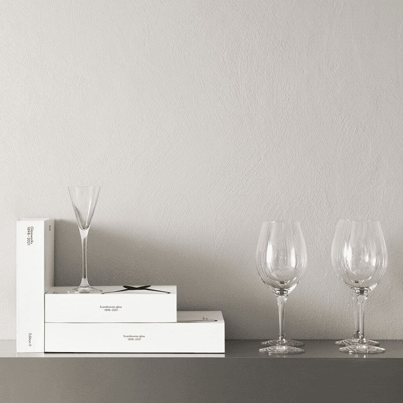 More Set of 2 Wine Glasses