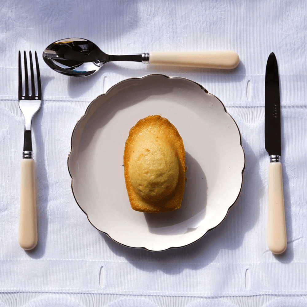 Pop Unis Dinner Knife, Ivory