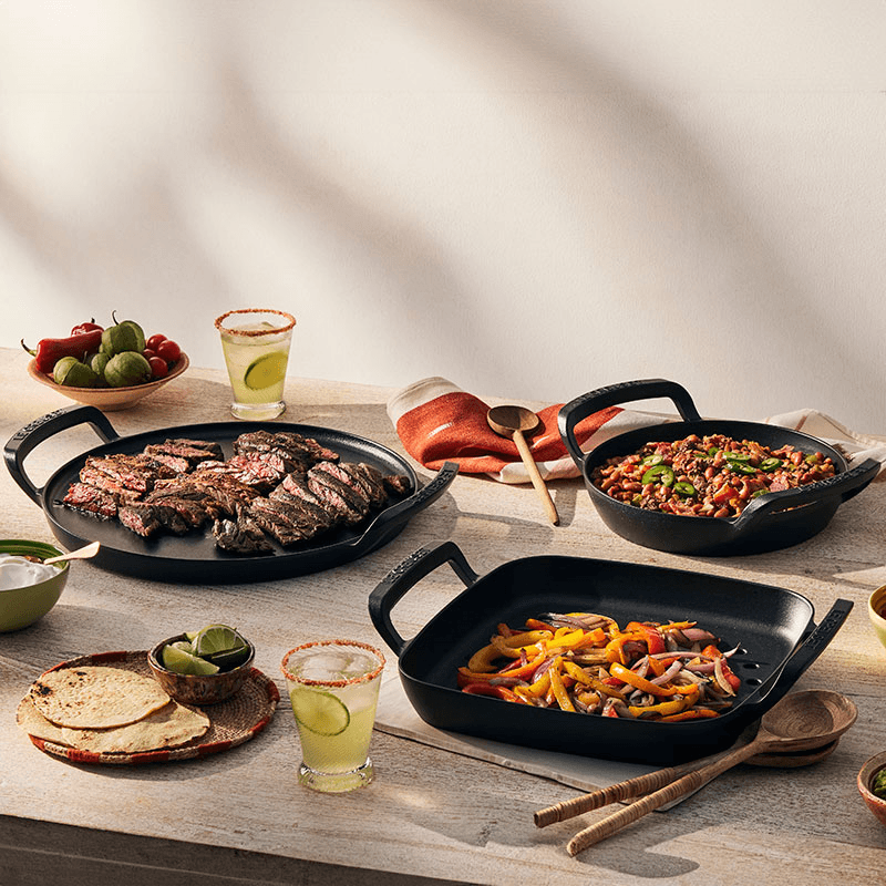 BBQ Round Pizza Pan, Satin Black