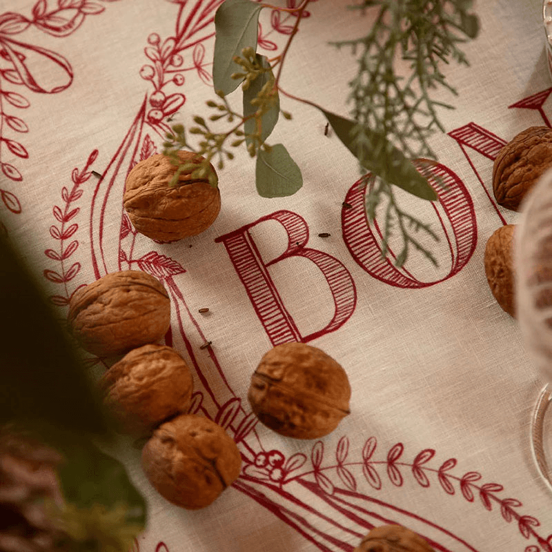 Amour Bonheur Linen Tablecloth