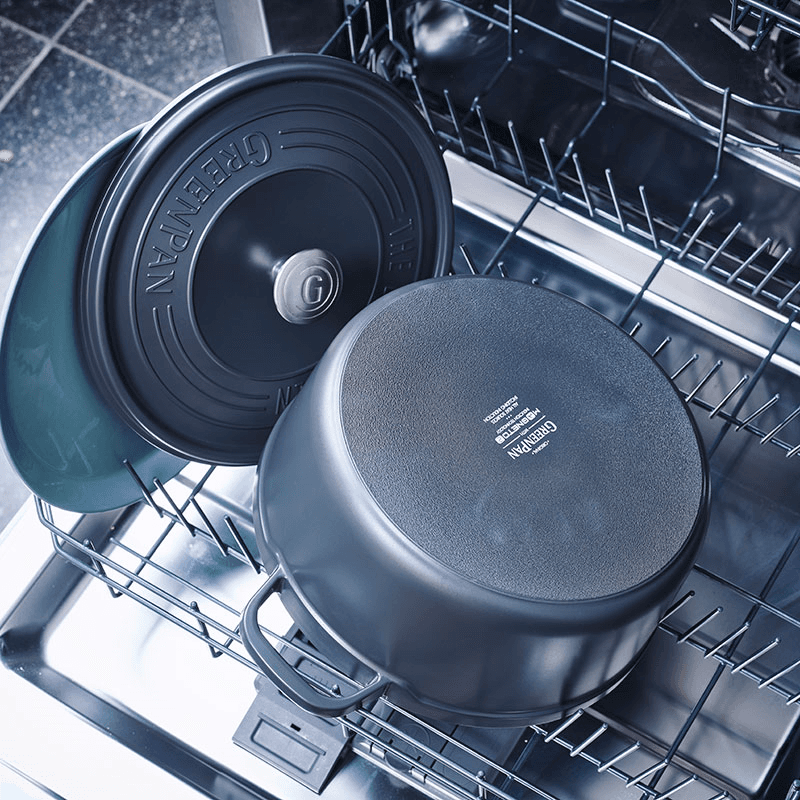 Featherweights Non-Stick Casserole with Lid