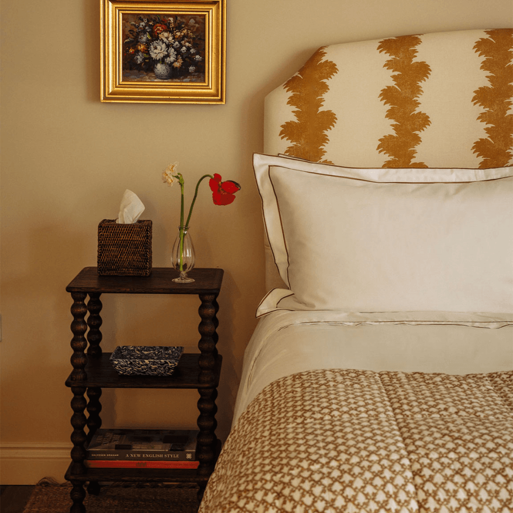 Clara Bedspread, Tobacco