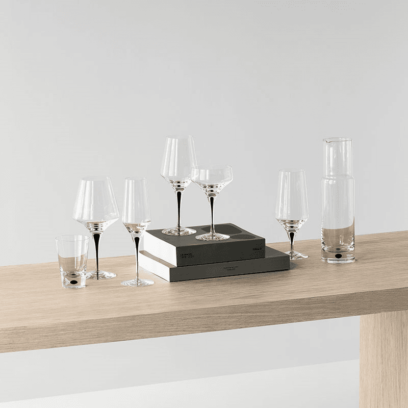 Metropol Coupe Glass, Clear & Black
