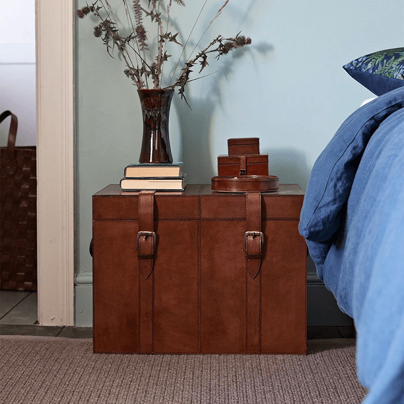 Leather Medium trunk, Conker Brown