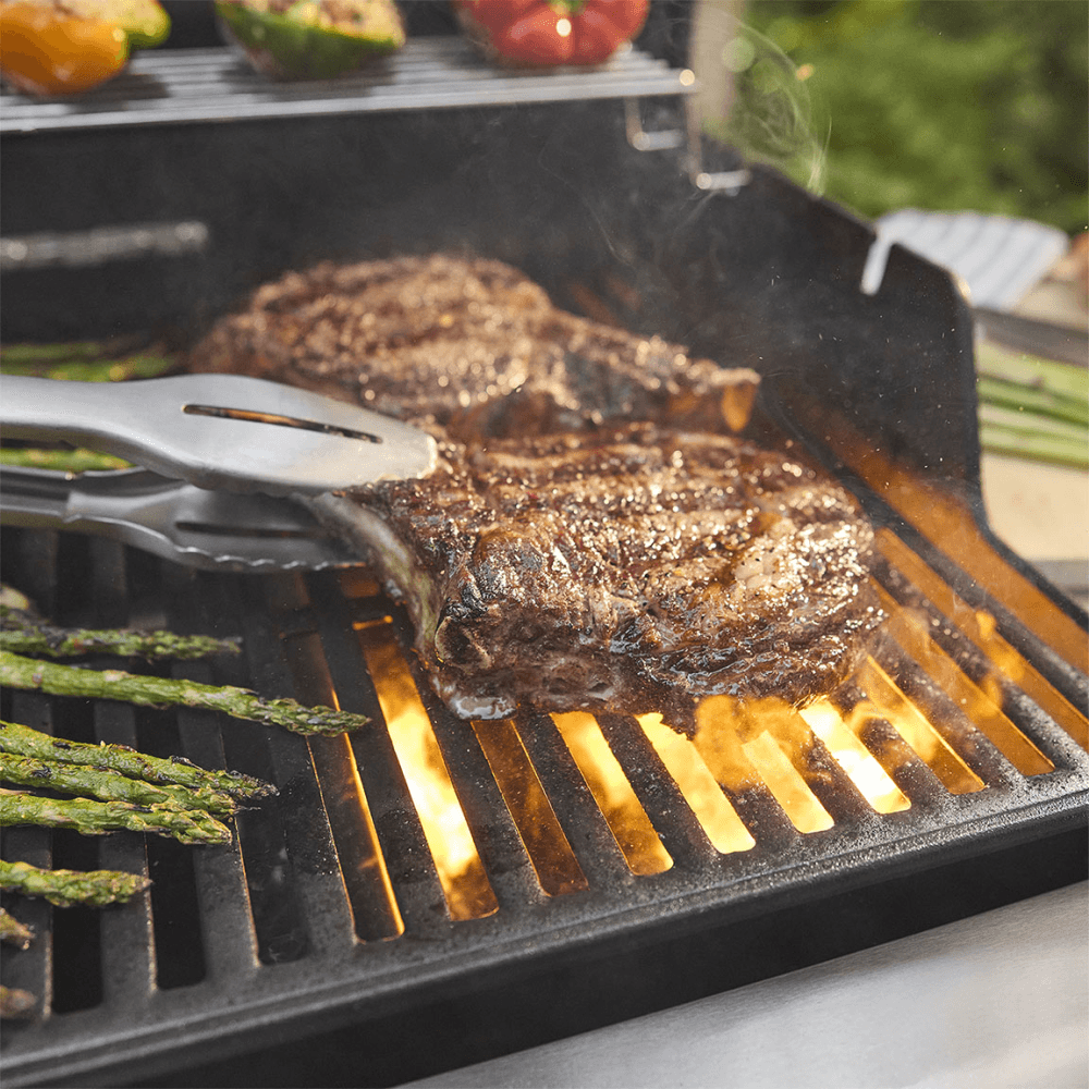 Spirit E-425 Gas Barbecue, Black