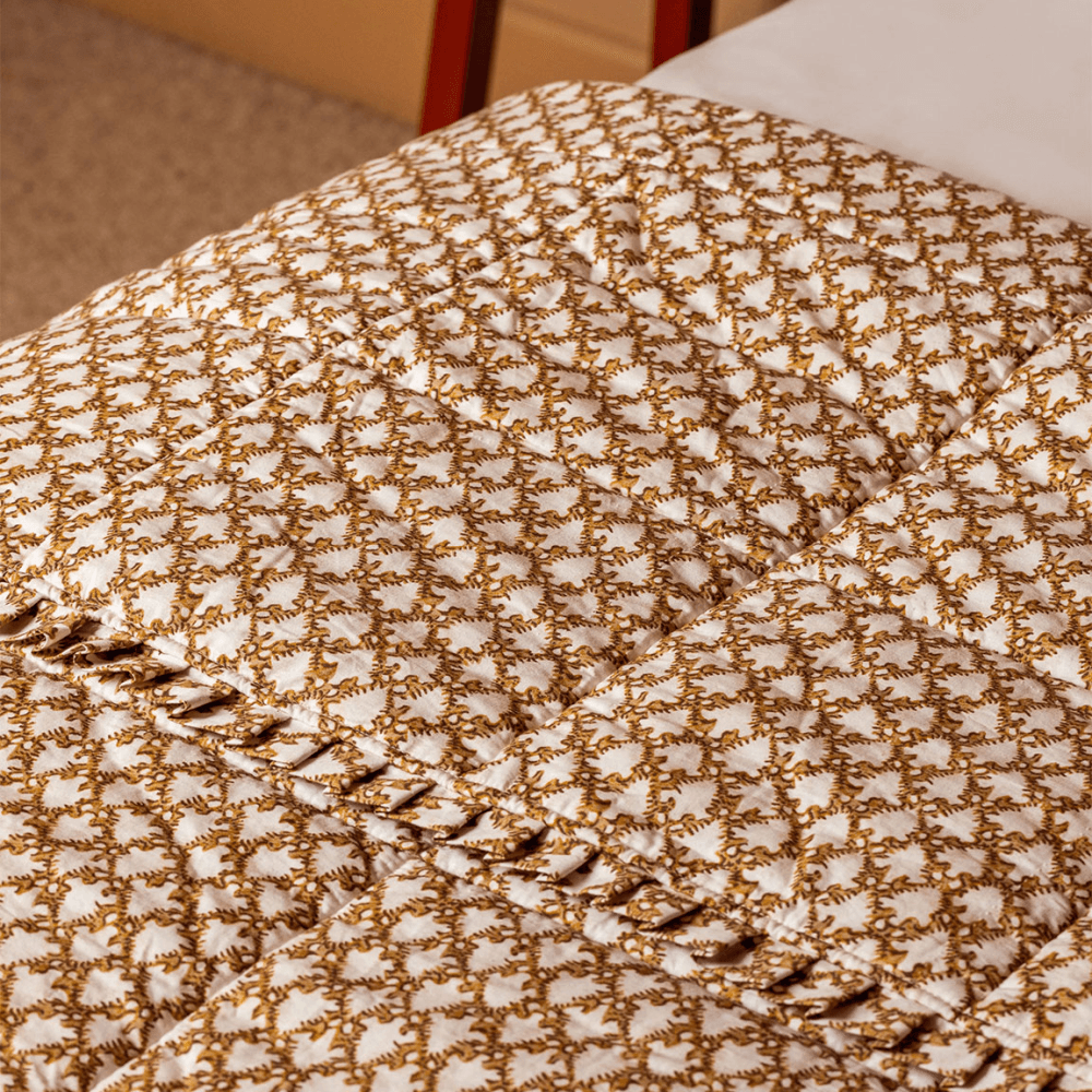 Clara Bedspread, Tobacco
