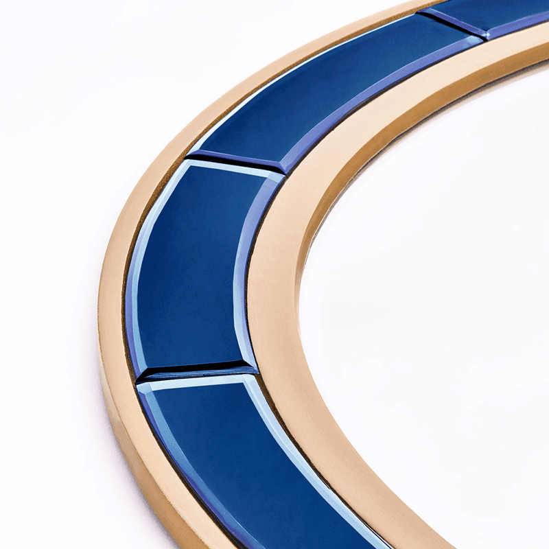Lillian Mirror, Blue