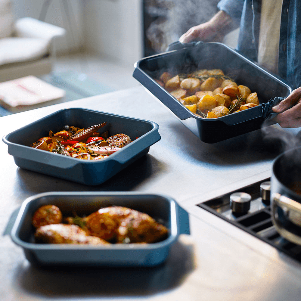 Nest Set of 3 Roasting Trays, Blue