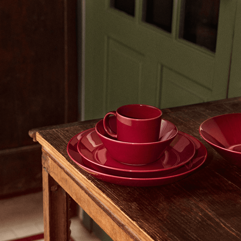 Teema Plate, Cherry