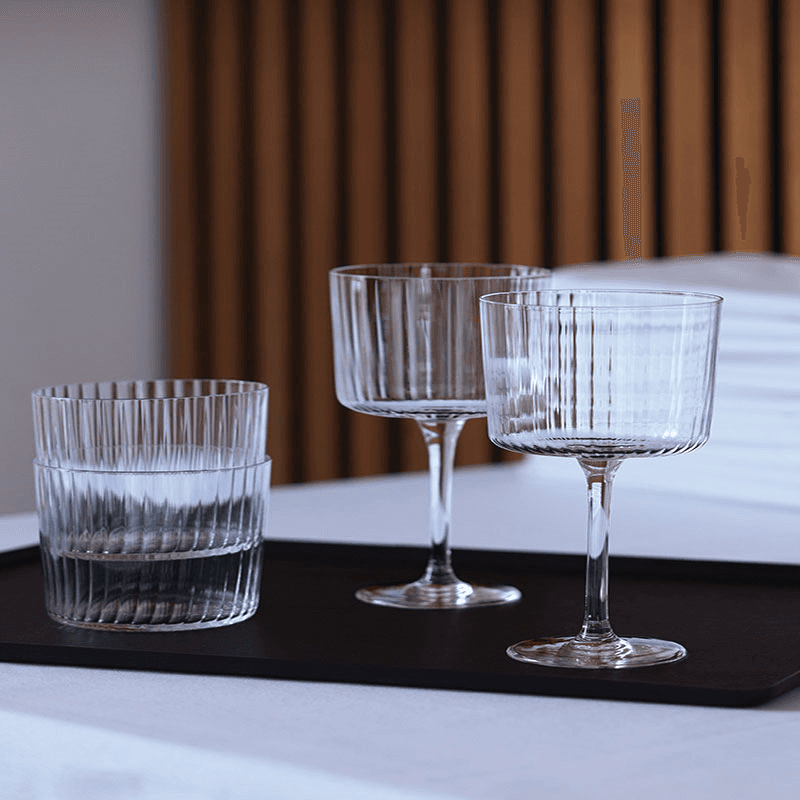 Gio Line Set of 4 Wine Glasses, Clear