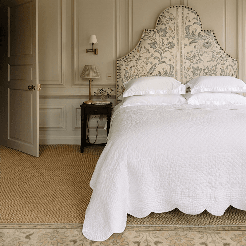 Nina Scalloped Quilted Cotton Bedspread, White