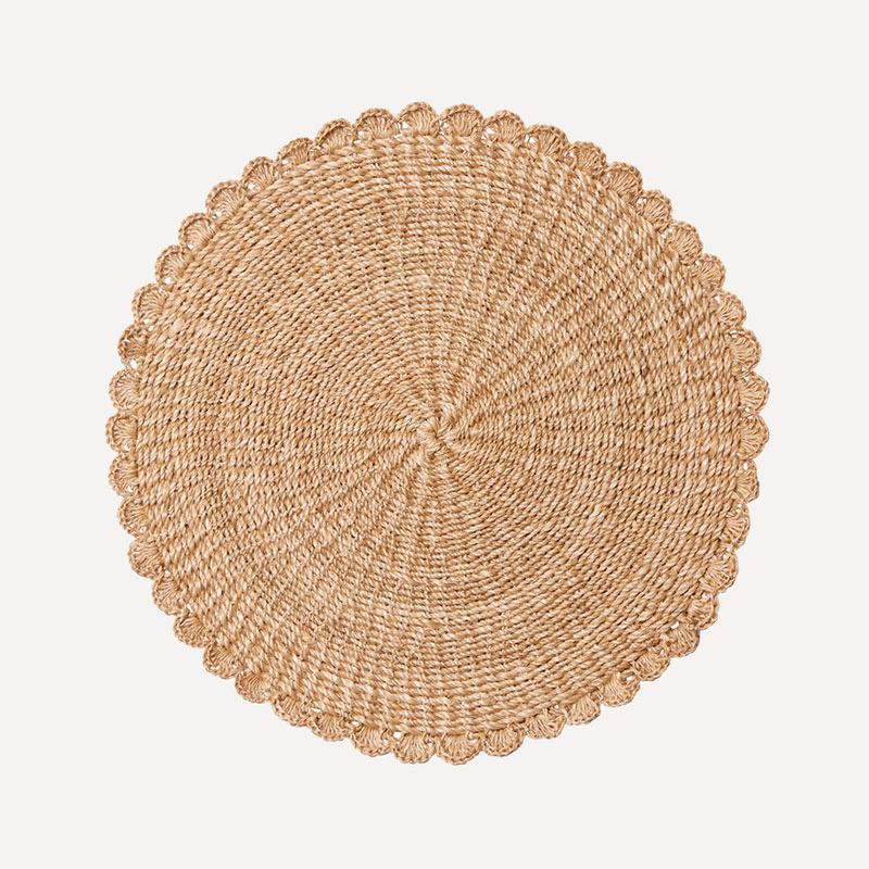 Scalloped Abaca Placemat, Natural
