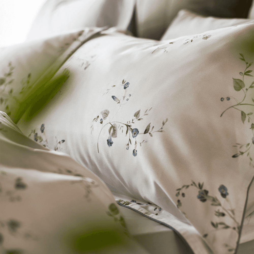Forget Me Knot Duvet Set