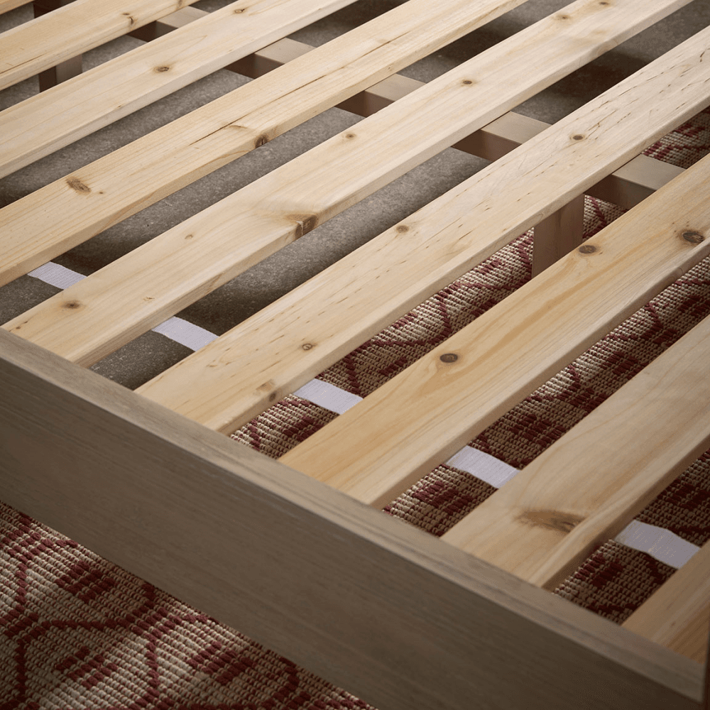 Tova Limewashed Bed