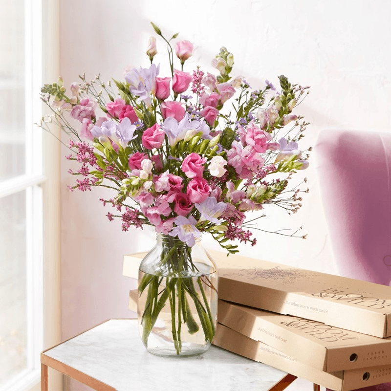 Lux Letterbox flower subscription