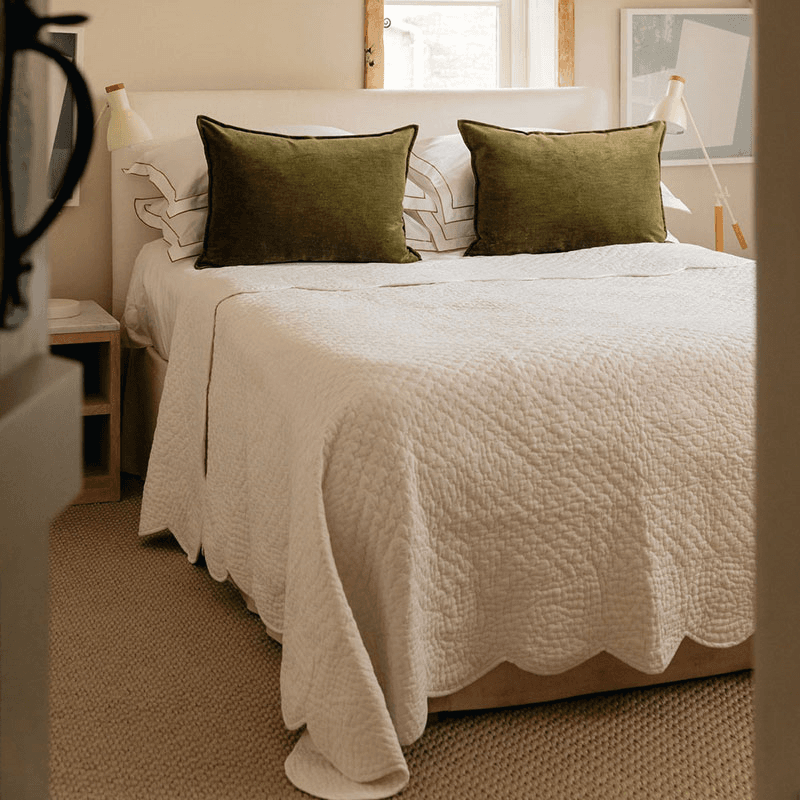 Nina Scalloped Quilted Cotton Bedspread, White