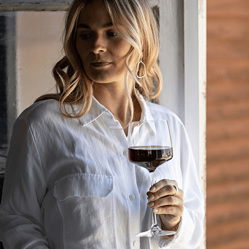 Elevate Set of 2 Wine Glasses, Clear