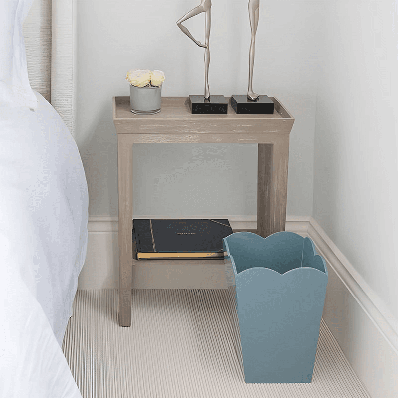 Lacquered Scallop Bin