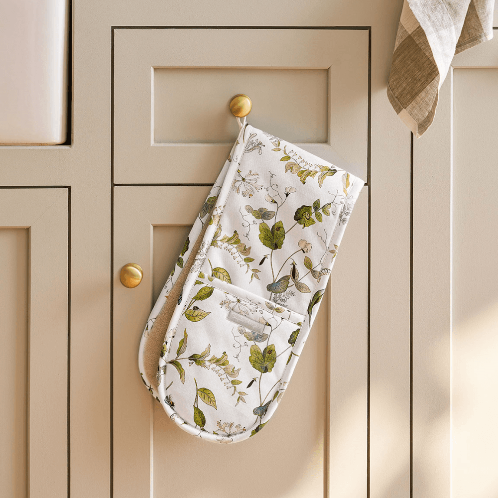 Wild Floral Double Oven Glove, Off-White
