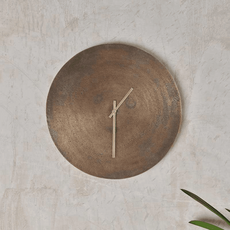 Okota Clock