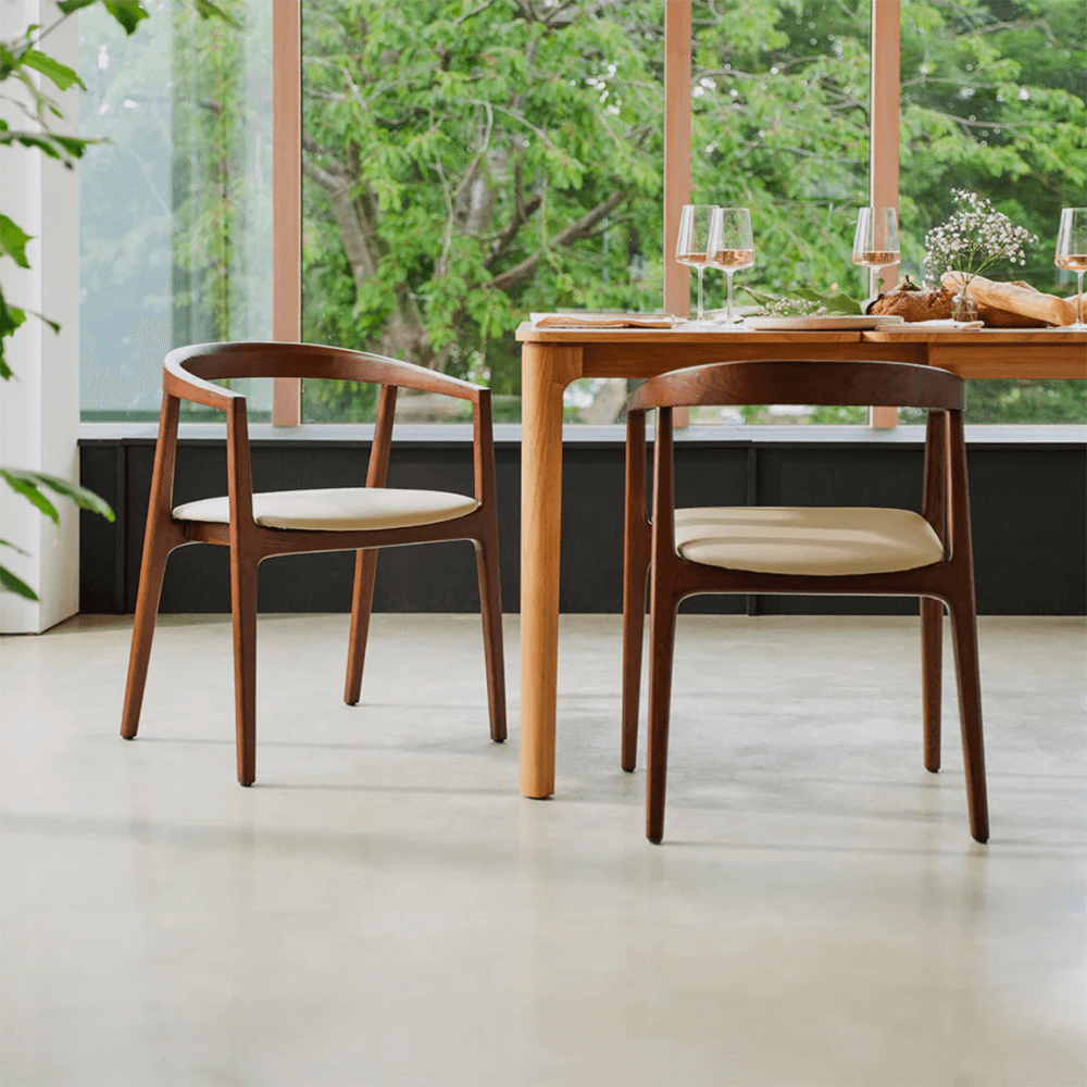 01 Set of 2 Dining Chairs