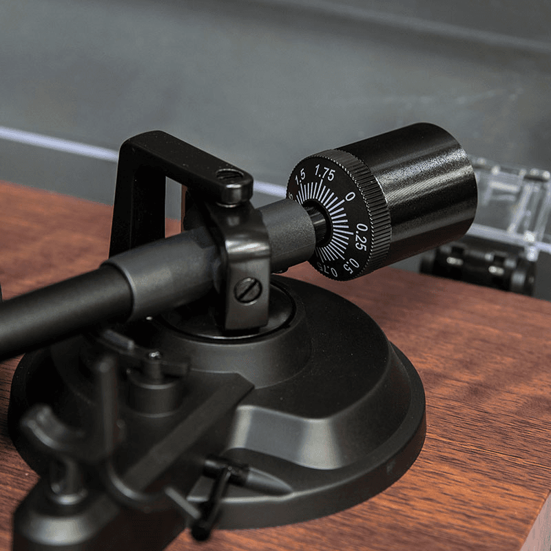 C62 Turntable Shelf System