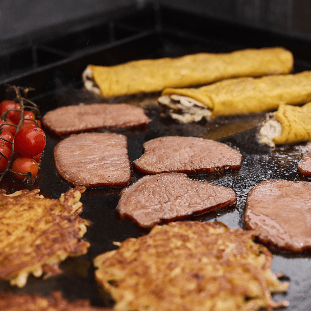 Genesis E-335W Gas Barbecue, Black