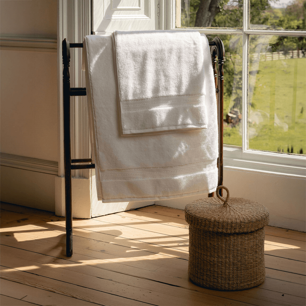 Maria Pair of Hand Towels, Ivory
