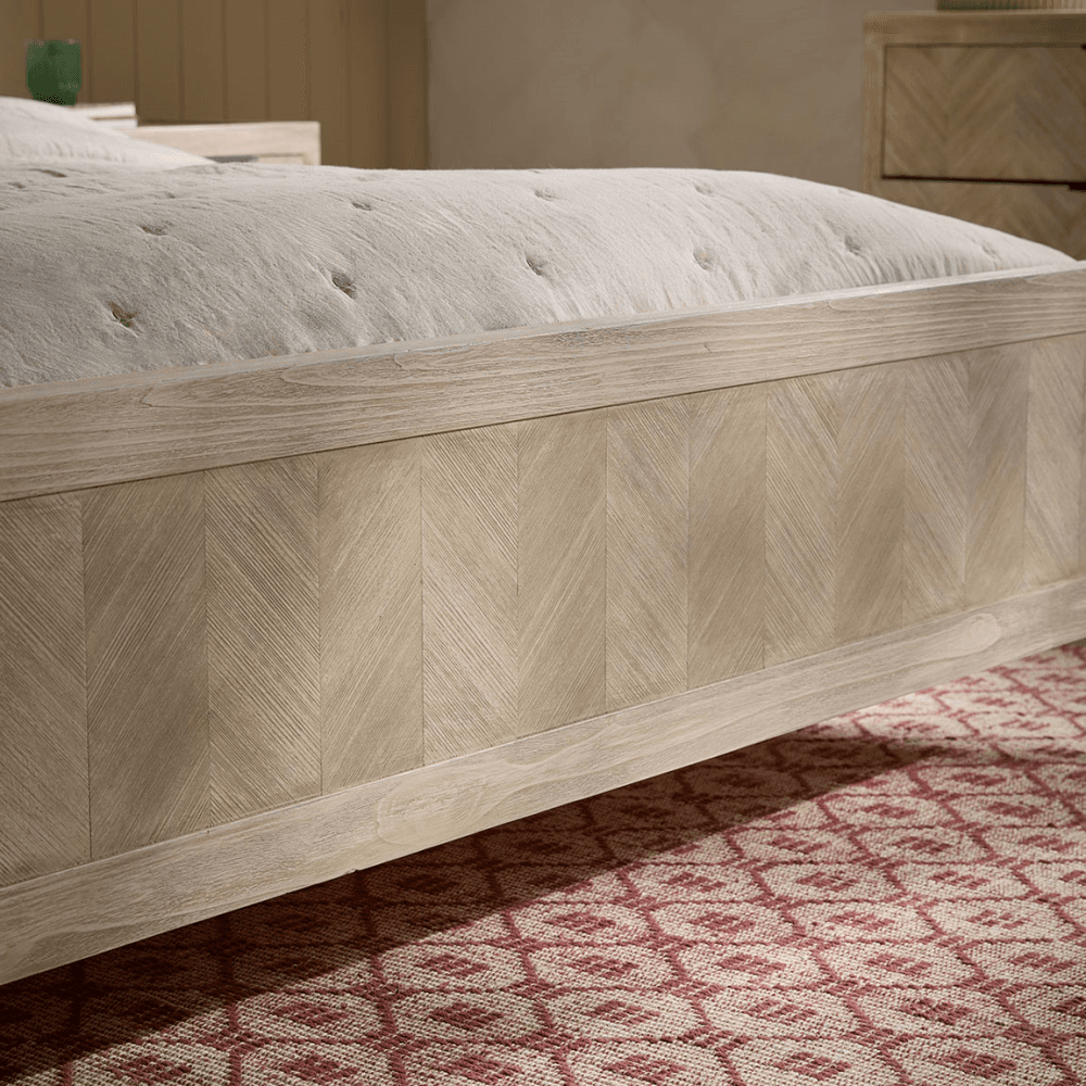 Tova Limewashed Bed