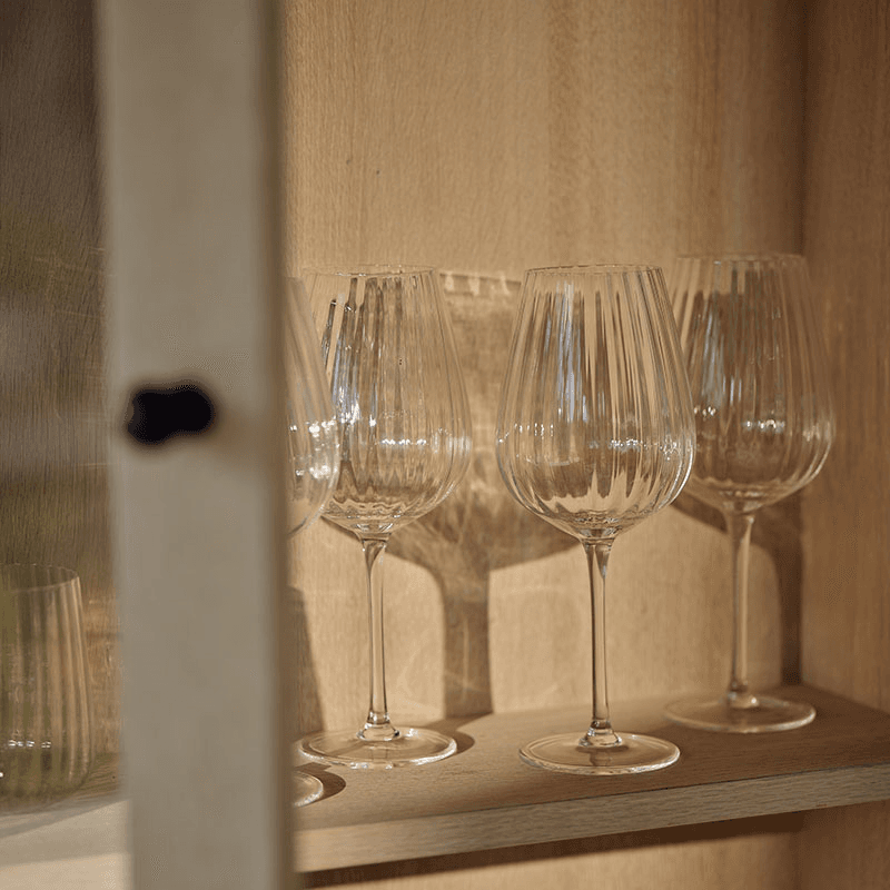 Ribbed Set of 4 White Wine Glasses, Clear