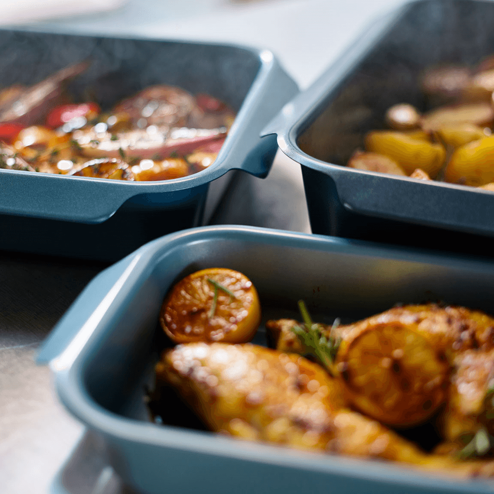 Nest Set of 3 Roasting Trays, Blue