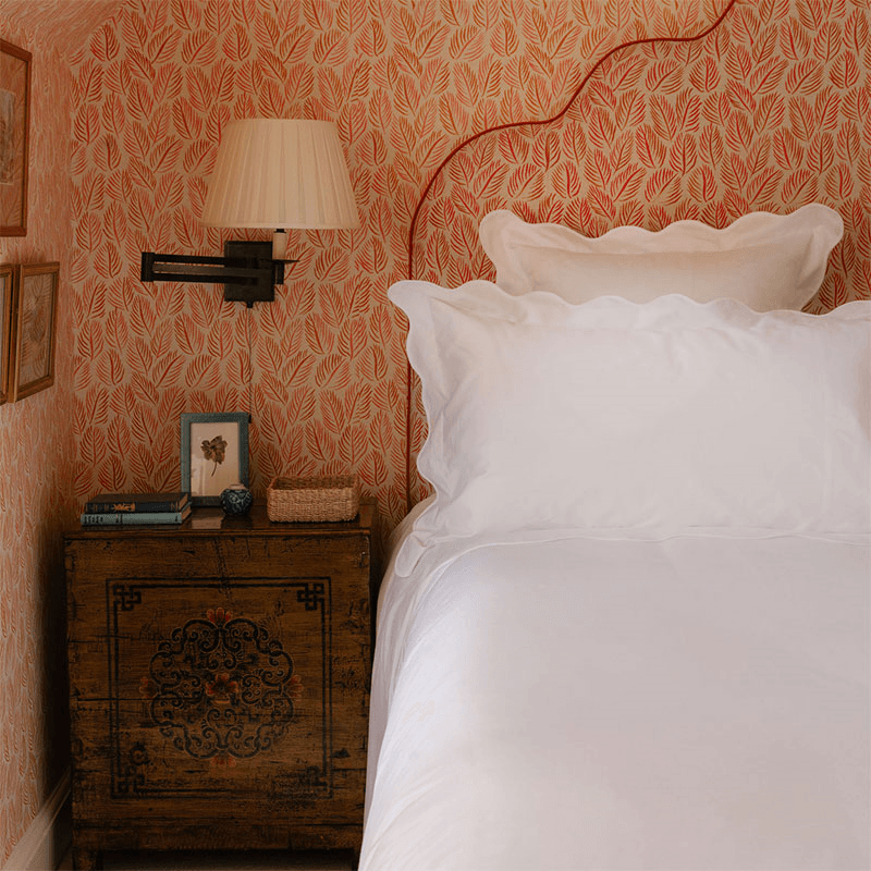 Alexandra Wavy Scalloped Pair of Pillowcases