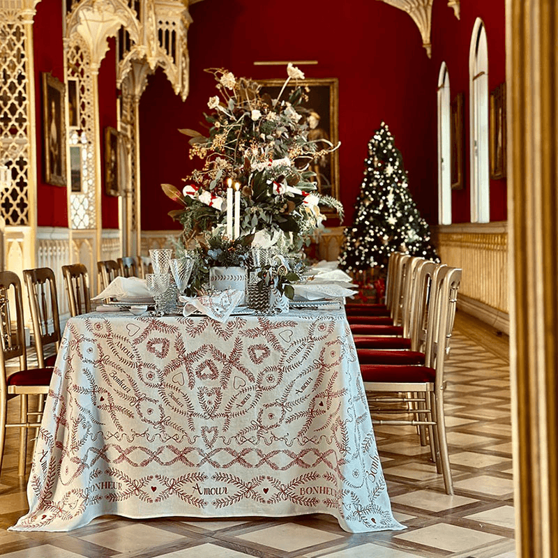 Amour Bonheur Linen Tablecloth